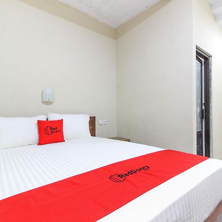 เรดดอร์ซ เนียร์ ยกยา เกมบาลี โมนูเมนต์ 3 Hotel Kalasan ภายนอก รูปภาพ