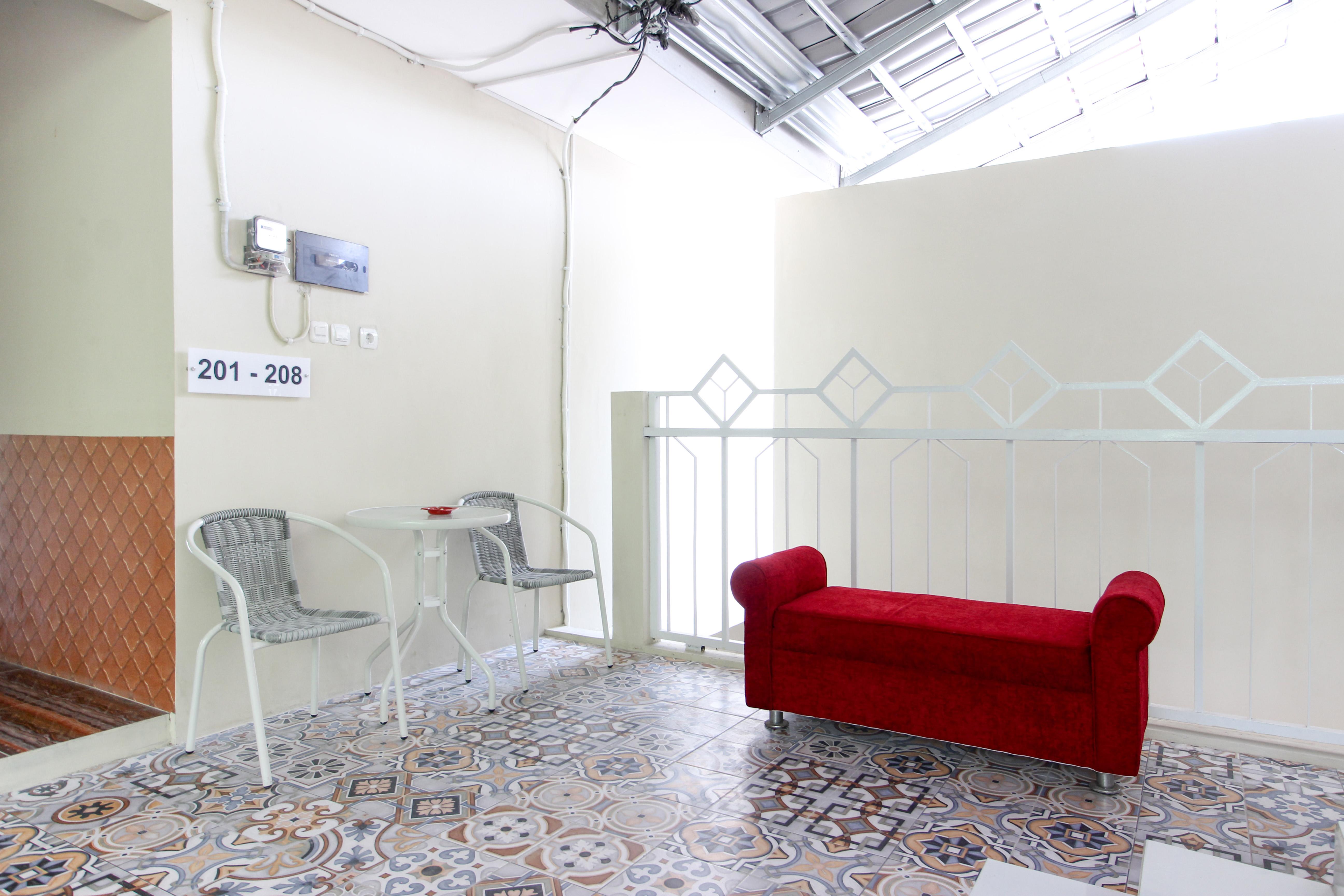 เรดดอร์ซ เนียร์ ยกยา เกมบาลี โมนูเมนต์ 3 Hotel Kalasan ภายนอก รูปภาพ