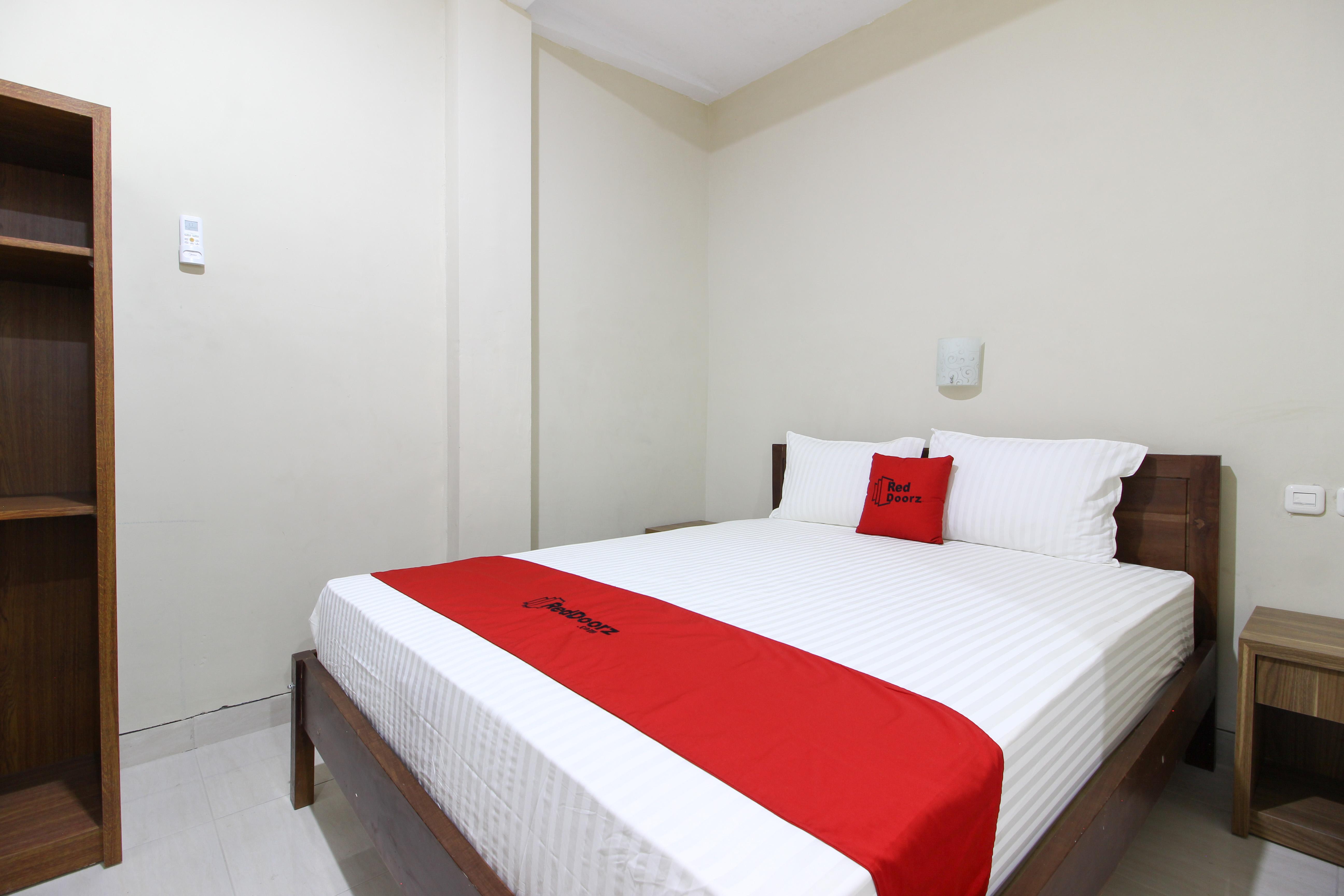 เรดดอร์ซ เนียร์ ยกยา เกมบาลี โมนูเมนต์ 3 Hotel Kalasan ภายนอก รูปภาพ