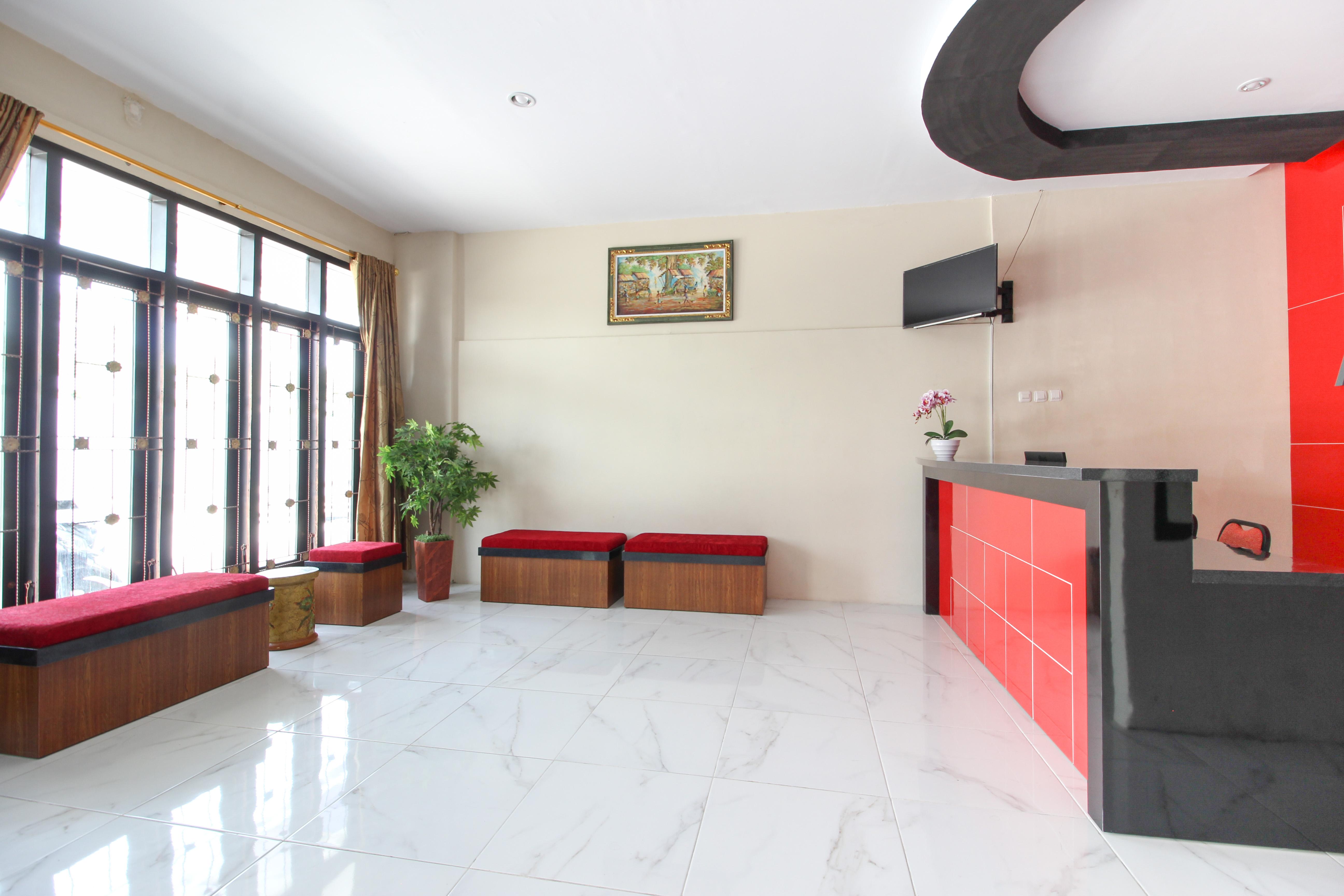 เรดดอร์ซ เนียร์ ยกยา เกมบาลี โมนูเมนต์ 3 Hotel Kalasan ภายนอก รูปภาพ