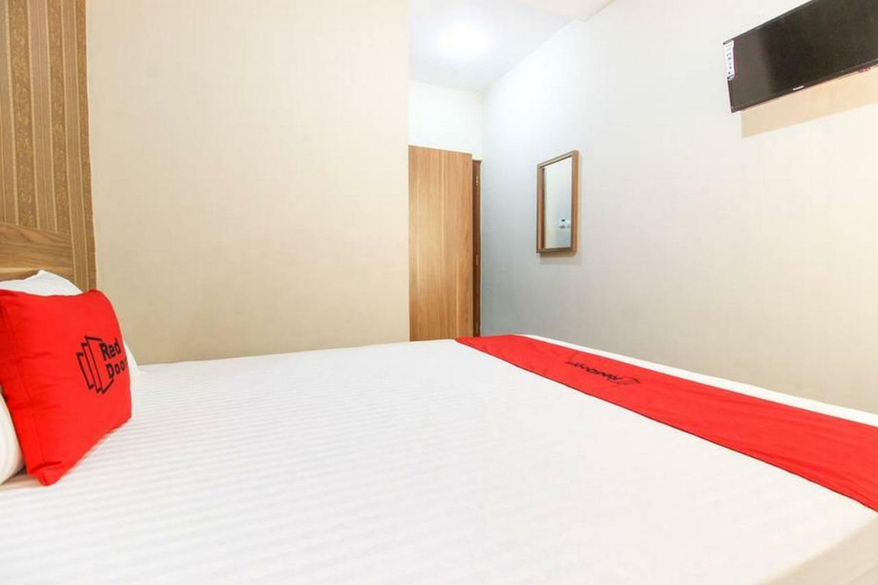 เรดดอร์ซ เนียร์ ยกยา เกมบาลี โมนูเมนต์ 3 Hotel Kalasan ภายนอก รูปภาพ