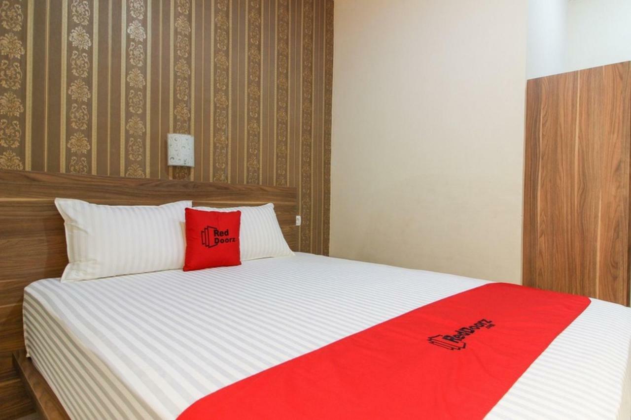 เรดดอร์ซ เนียร์ ยกยา เกมบาลี โมนูเมนต์ 3 Hotel Kalasan ภายนอก รูปภาพ