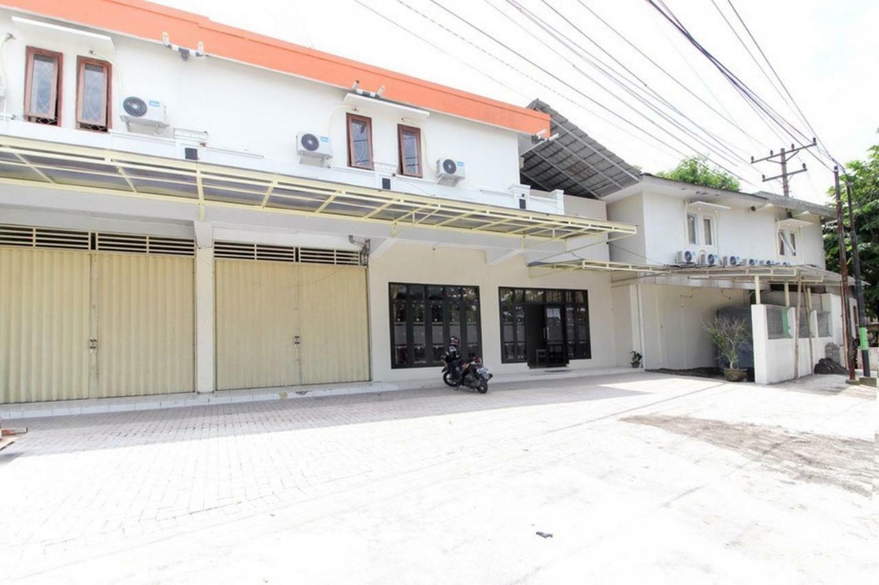 เรดดอร์ซ เนียร์ ยกยา เกมบาลี โมนูเมนต์ 3 Hotel Kalasan ภายนอก รูปภาพ